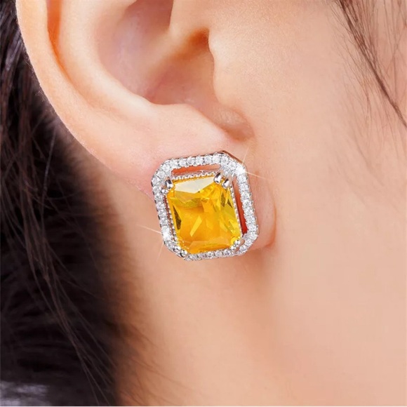 NEW Big Citrine Cubic Zirconia Silver Stud Earrings - Picture 3 of 10